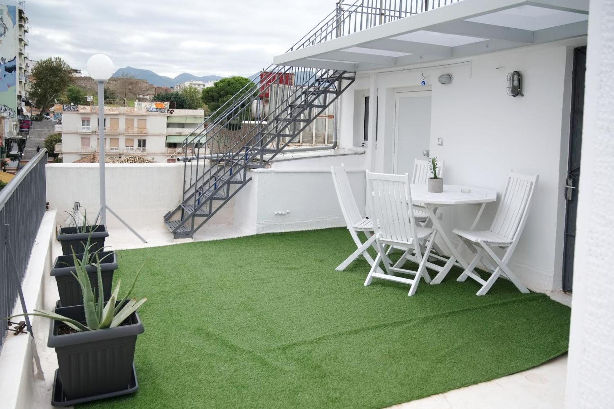 Central Aesthetic Studio With Panoramic Views 帕特雷 外观 照片